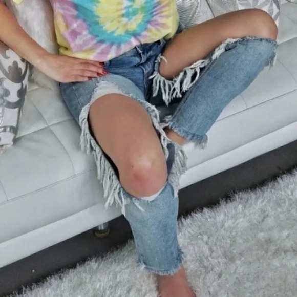 CASUAL DOLLZ Distressed Jeans - Picture 1 of 5